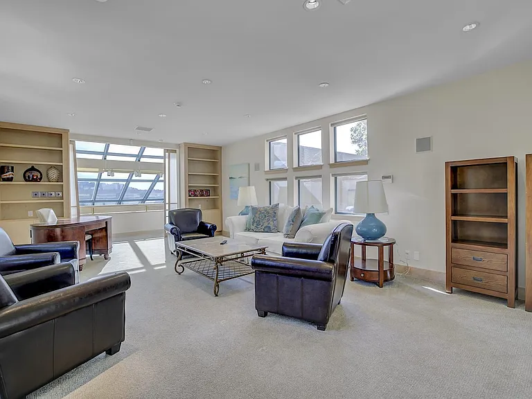 319 Tappan Ter — Photo 57