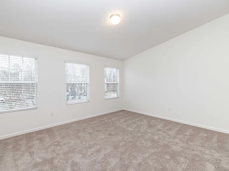 Huntley Glen Bldg 5 — Photo 20