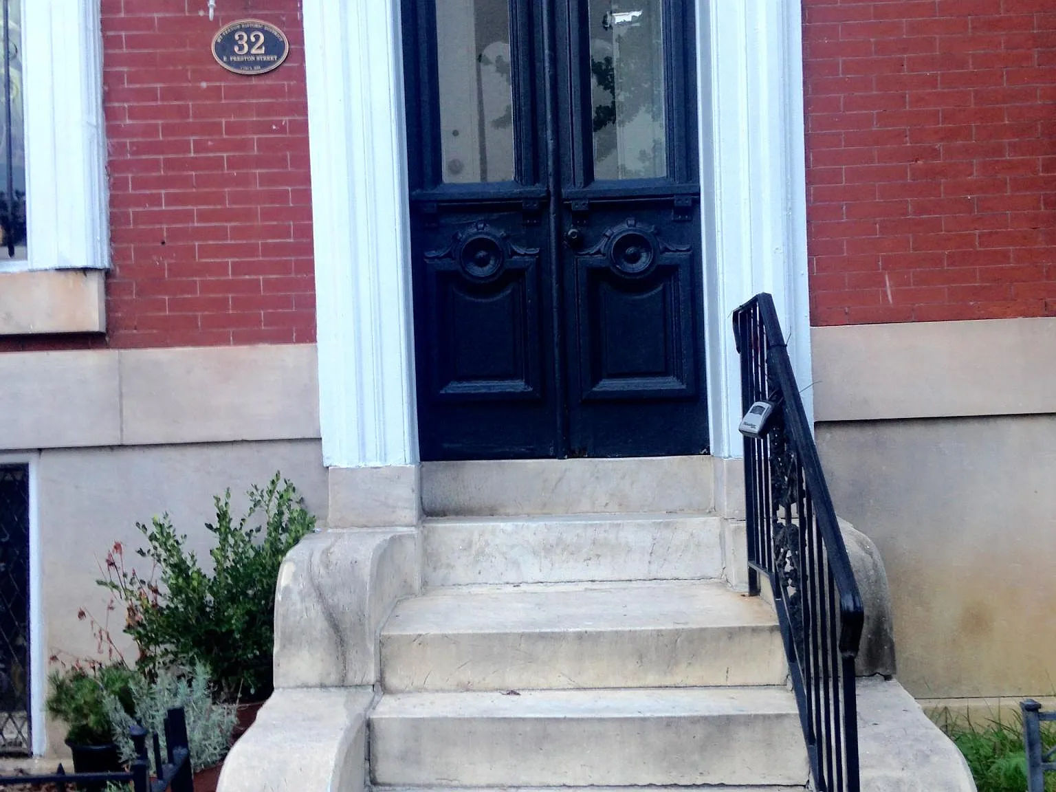 5 bed, 3000 sqft, $3,790 — Photo 3
