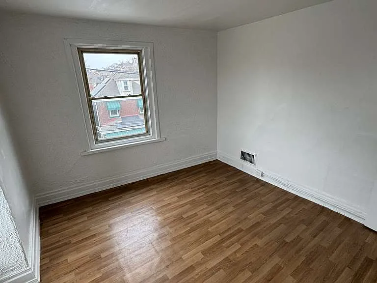 308 Bessemer Ave #3 — Photo 16
