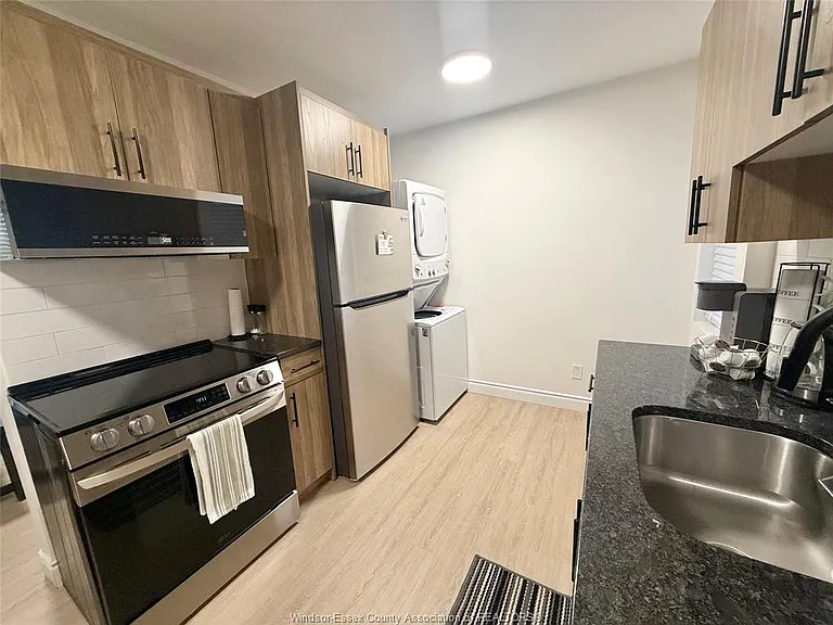 808 Ottawa St #2 — Photo 6