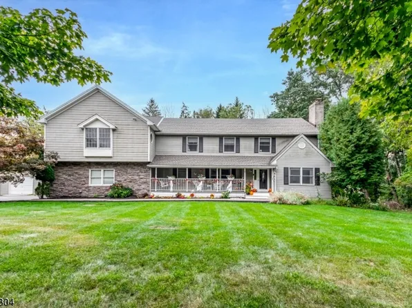 5 Dancer Dr, Mount Olive Twp., NJ 07828