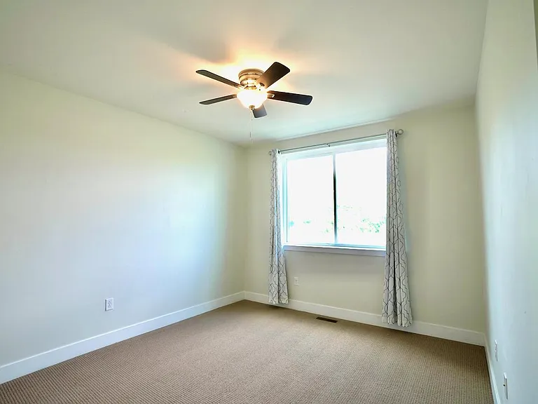 813 Lakeview Ct #44L — Photo 21