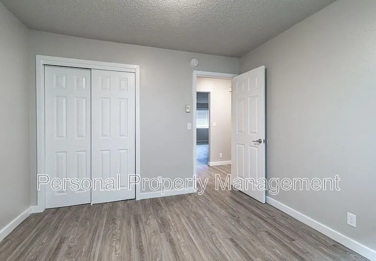 1008 NE 86th St — Photo 8