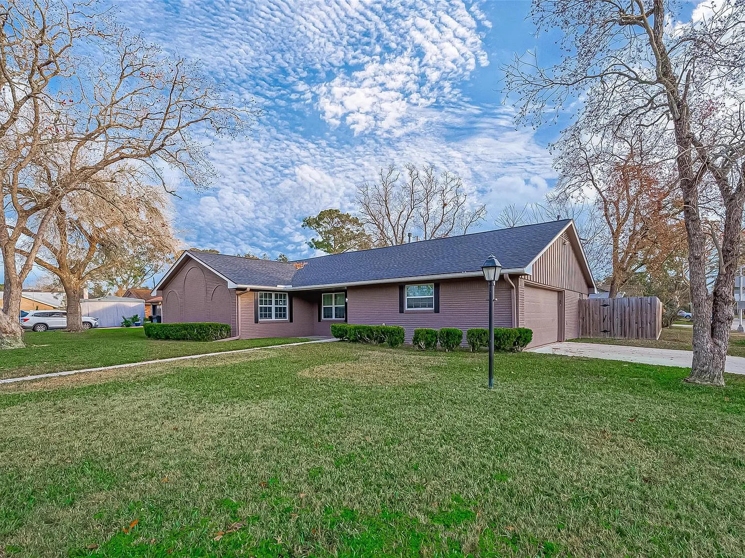 4 bed, 2.0 bath, 1943 sqft, $2,800 — Photo 3