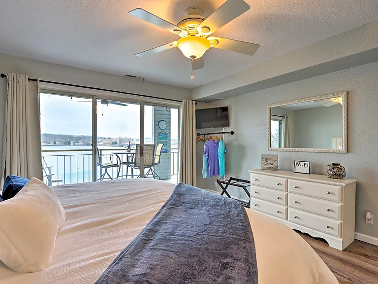 4897 Bridgepointe Dr #211 — Photo 5