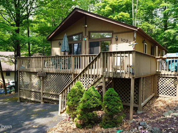 1024 Green Valley Cir, Lake Ariel, PA 18436