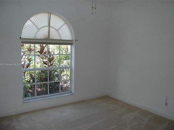 5th image of 1095 NW 117th Ave