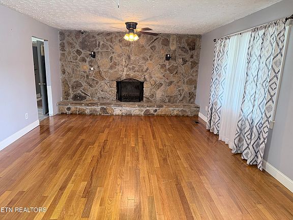 2nd image of 130 County Road 306