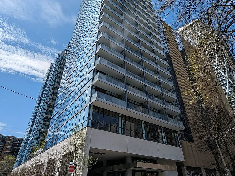 210 Simcoe St #613 — Photo 18