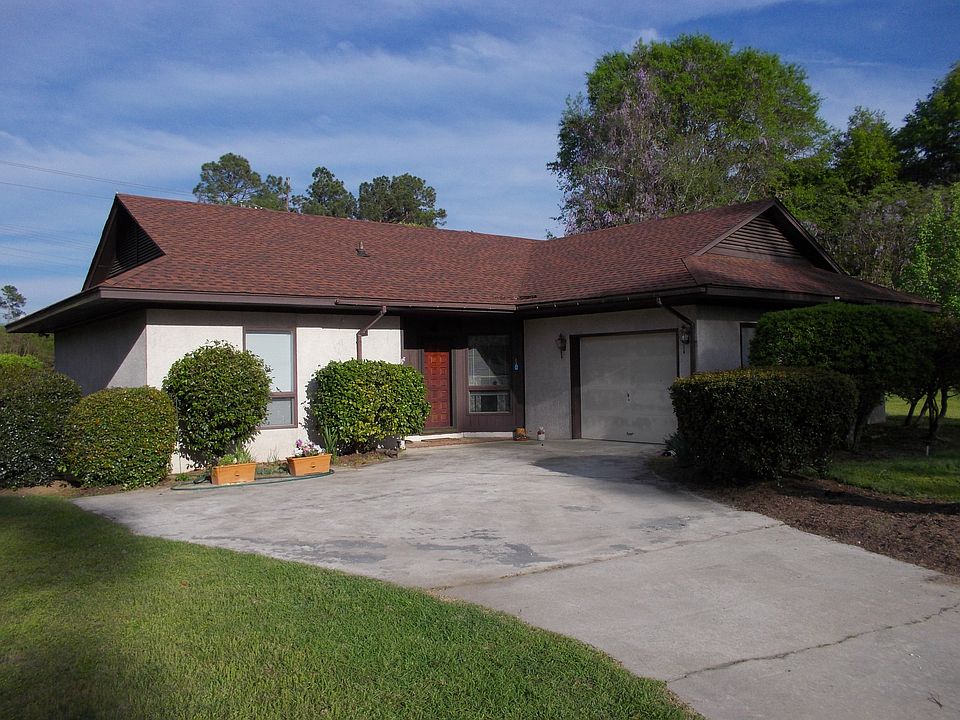 Driveway/front entrance