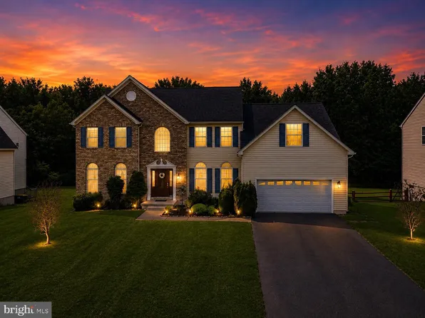 27 Whirlaway Dr, Bear, DE 19701