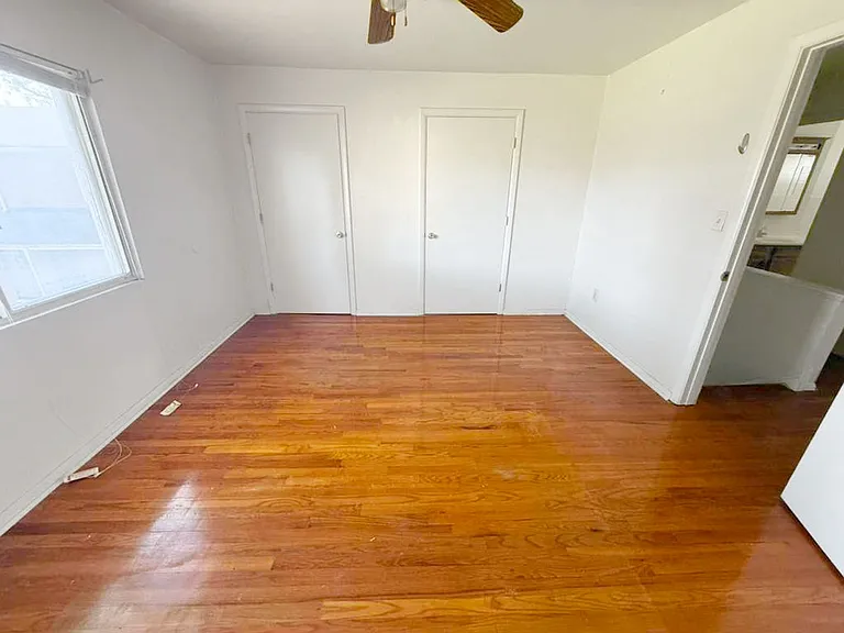 4889 Banbury Ct #6 — Photo 2