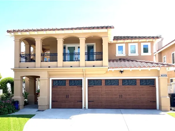 2154 Crescent Dr, Signal Hill, CA 90755