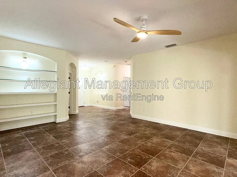 1287 Glendora Rd N — Photo 3