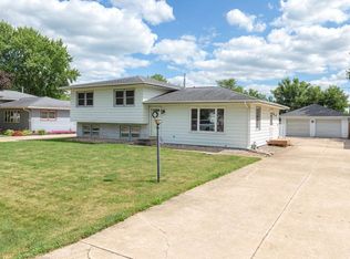 113 Elk Run St, Elk Run Heights, IA 50707