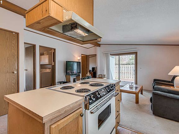 4th image of 14204 NE 10th Ave Unit 53