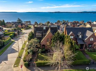 2301 Rosemont Pl W, Seattle, WA 98199