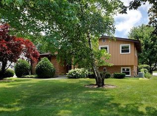 865 Brookside Ln, Deerfield, IL 60015