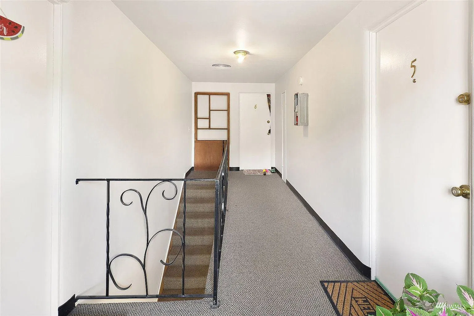 715 Judson St — Photo 4