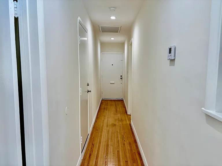 4506 Bakman Ave — Photo 9