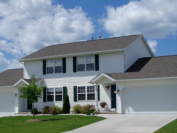 726 Saunders Rd, Kaukauna, WI 54130