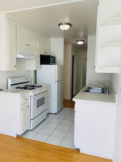 1st image of 1901 Manning Ave #6
