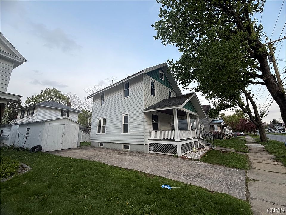 1st image of 628 W Thomas St