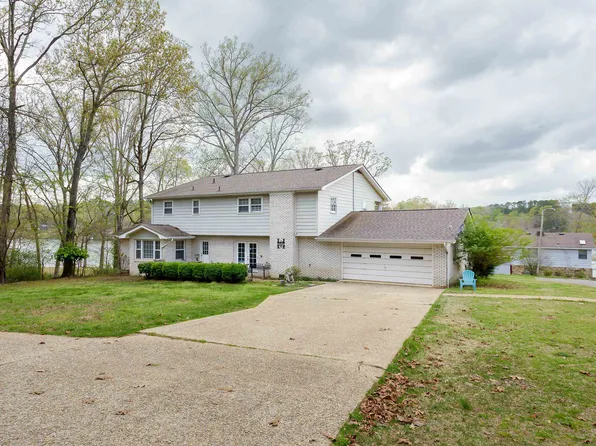 104 Fox Run Ct, Killen, AL 35645