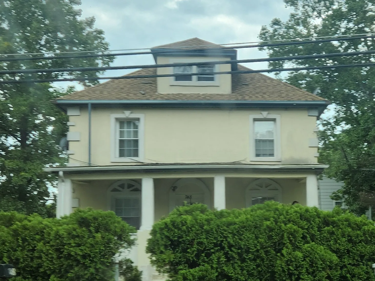 748 S East Ave — Photo 1