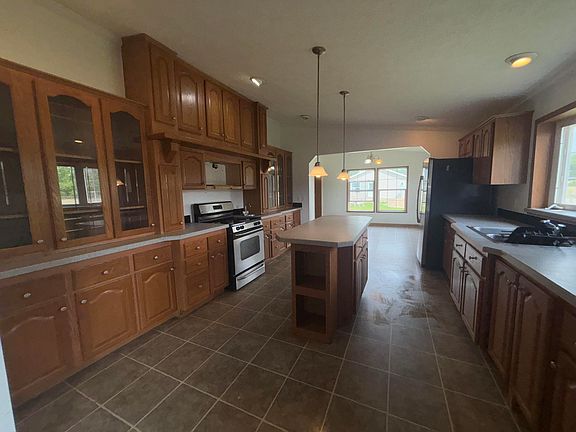 4th image of 360 Deerfield Dr