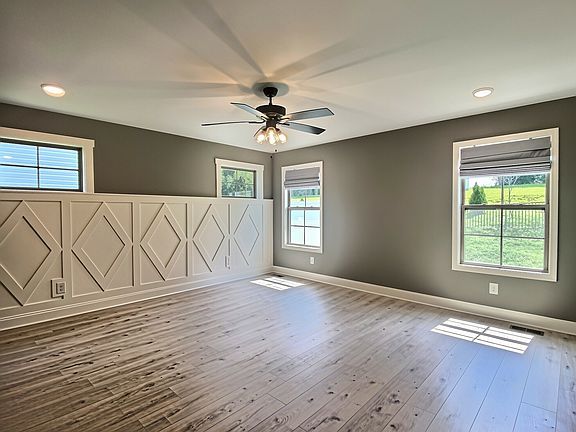2nd image of 826 Limestone Way