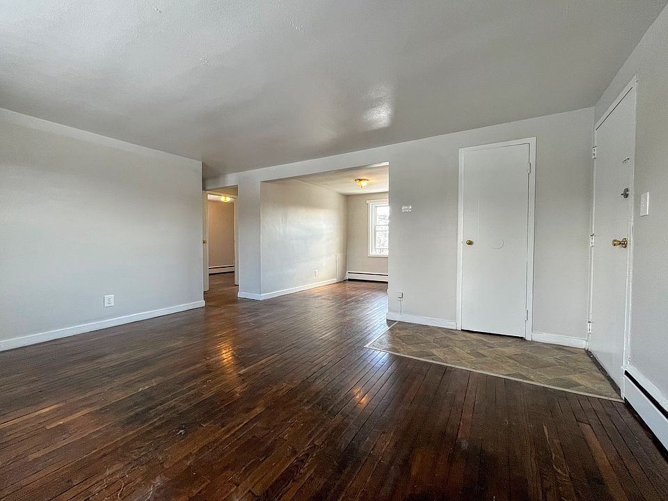 1st image of 49 Linda Dr APT 3