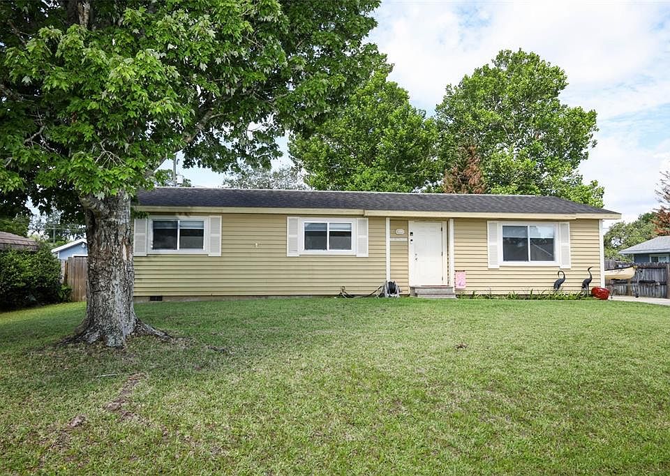 1st image of 2416 Tamarind Dr