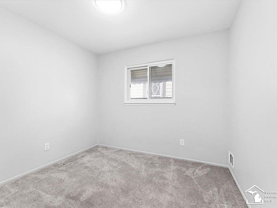 5885 Sylvia St, photo 12
