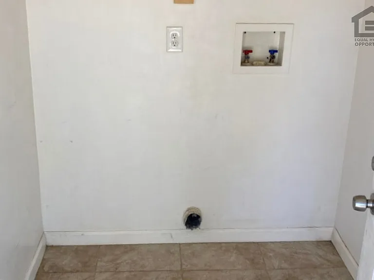 2501 W Belmont Ave — Photo 15