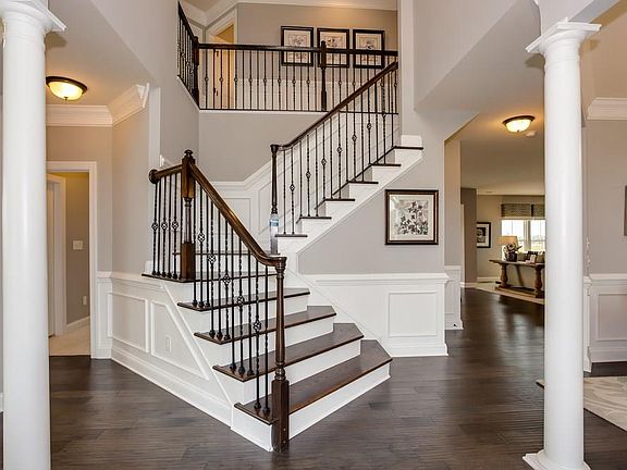 2nd image of 1073 Azzano Cir