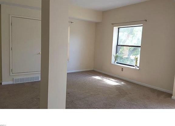 3rd image of 11024 Detroit Ave APT 4