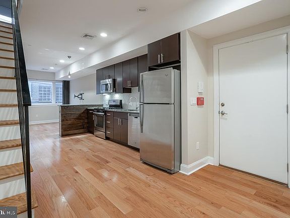 4th image of 724 N 3rd St APT 2F