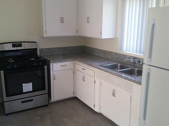 5th image of 5013 Auburn Dr #A