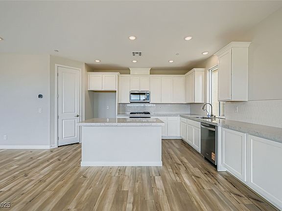 3rd image of 10583 Valletta Ave