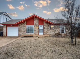 1017 NW 24th St, Moore, OK 73160