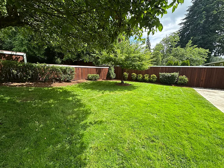 810 Garrison St NE — Photo 26