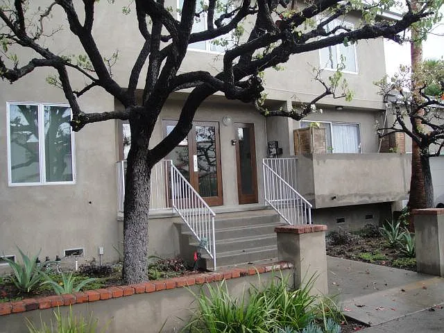 1239 19th St — Photo 1