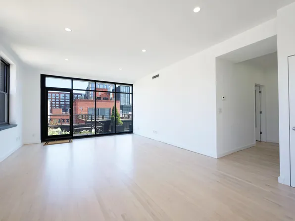 254 Elizabeth Street image 14 of 19