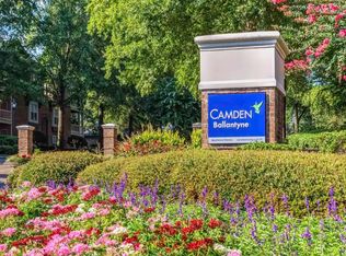 9601 Commons East Dr, Charlotte, NC 28277