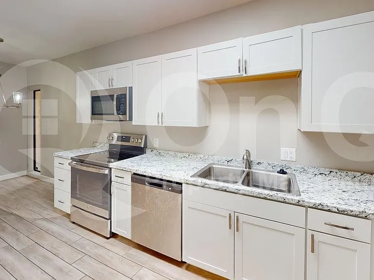 1949 N Swan Rd #29 — Photo 5