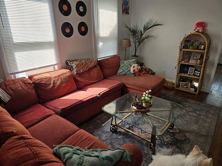 461 E Maxwell St — Photo 5
