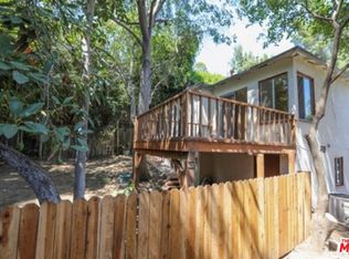 8572 Walnut Dr, Los Angeles, CA 90046