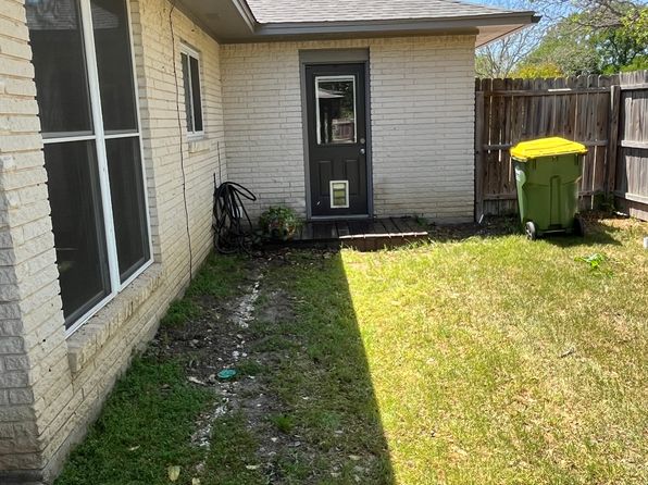1189 Knotty Oaks Dr, Woodway, TX 76712